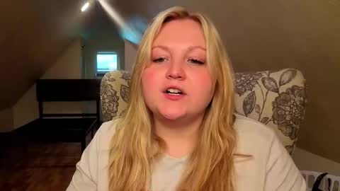 Snapshot of phatassblond chatting on May 2026 09:13:01 PM PhatAssBlond online show from May 2026 09:13:01 PM