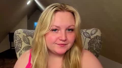Snapshot of phatassblond chatting on May 2026 10:37:02 PM PhatAssBlond online show from May 2026 10:37:02 PM