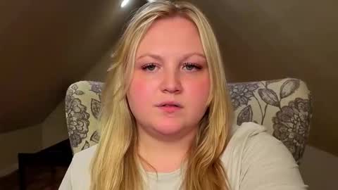 Snapshot of phatassblond chatting on May 2026 01:34:01 AM PhatAssBlond online show from May 2026 01:34:01 AM