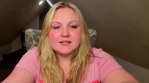 Snapshot of phatassblond chatting on May 2026 02:40:02 AM PhatAssBlond online show from May 2026 02:40:02 AM
