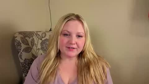 Snapshot of phatassblond chatting on May 2026 11:58:01 PM PhatAssBlond online show from May 2026 11:58:01 PM