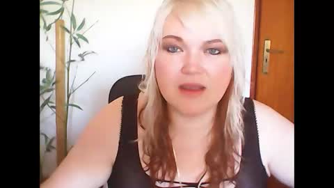 Snapshot of phatpcat73 chatting on April 2026 11:08:02 AM phatpcat73 online show from April 2026 11:08:02 AM