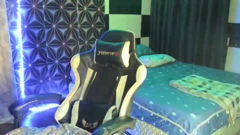 Snapshot of philhotbody chatting on January 2025 11:42:02 AM AJ online show from January 2025 11:42:02 AM