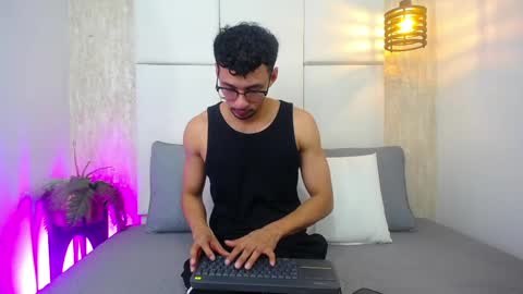 Milo online show from May 2026 01:25:01 AM