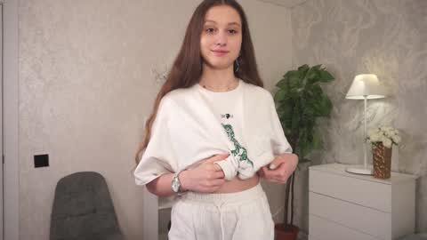 Bella online show from January 2025 11:19:02 PM