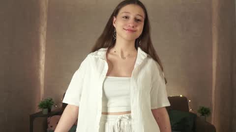 Bella online show from January 2025 06:44:01 PM