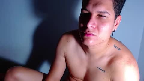 AdnierGnz online show from December 2024 01:00:01 PM