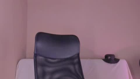 phoenixx_x online show from March 2026 09:42:01 PM