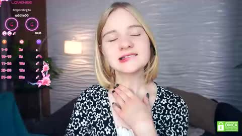 Snapshot of phyllisearney chatting on November 2025 04:23:02 AM Hann G. Jones online show from November 2025 04:23:02 AM