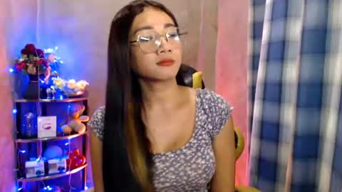 Snapshot of pia_worthsback chatting on June 2026 02:34:02 AM Pia online show from June 2026 02:34:02 AM