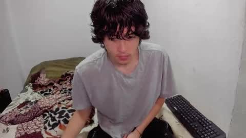 Snapshot of picaszomilos350 chatting on November 2025 10:03:01 AM picaszomilos350 online show from November 2025 10:03:01 AM