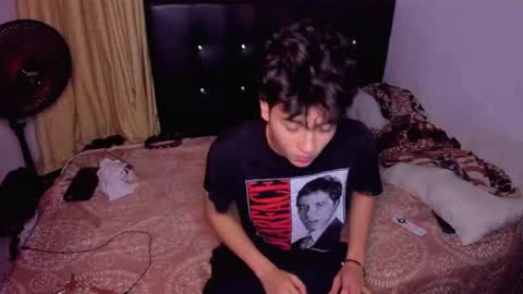 picaszomilos350 online show from February 2026 05:11:01 AM