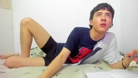 picaszomilos350 online show from April 2026 07:17:02 AM