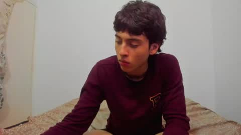 picaszomilos350 online show from April 2026 07:22:01 AM