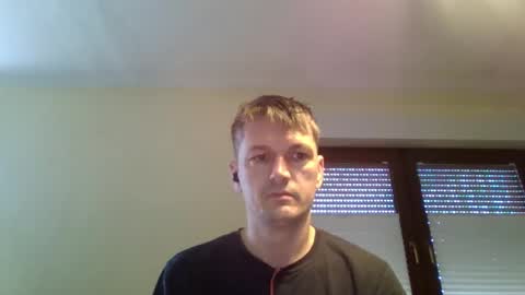 Snapshot of piercingsxxx chatting on February 2025 10:04:02 AM piercingsxxx online show from February 2025 10:04:02 AM