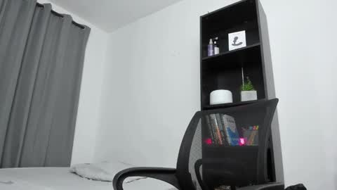 Pierre online show from February 2025 01:08:02 PM