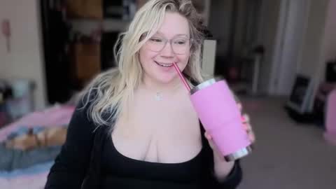 Piggy Rose online show from January 2026 07:11:01 PM