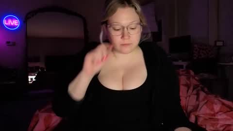 Piggy Rose online show from April 2026 12:43:02 AM