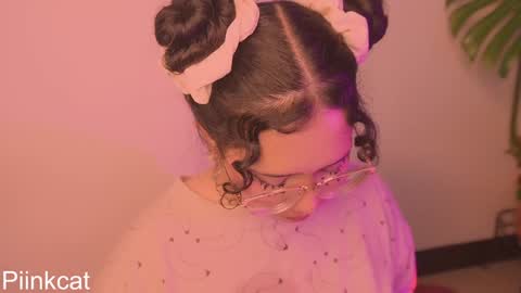 Snapshot of piinkcat chatting on February 2025 09:37:01 AM Emi online show from February 2025 09:37:01 AM