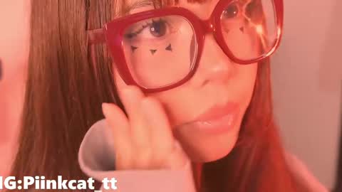 Emi online show from April 2026 05:52:01 AM