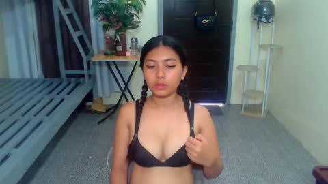 Snapshot of pinay_aangel chatting on May 2026 03:57:01 AM pinay_aangel online show from May 2026 03:57:01 AM