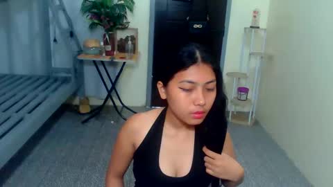 Snapshot of pinay_aangel chatting on May 2026 09:03:01 AM pinay_aangel online show from May 2026 09:03:01 AM