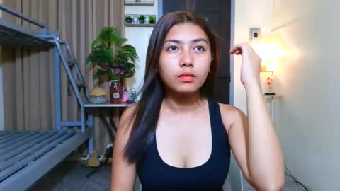 Snapshot of pinay_aangel chatting on June 2026 07:32:02 AM pinay_aangel online show from June 2026 07:32:02 AM