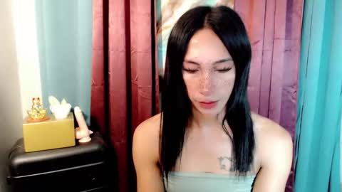 lucyLove online show from November 2025 12:15:02 PM