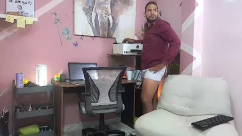 pineappleflipped online show from July 2026 01:09:01 AM