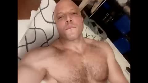 pineapplemarco online show from April 2026 10:22:01 PM