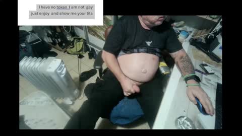 Snapshot of pini_z chatting on December 2024 09:00:02 PM pini_z online show from December 2024 09:00:02 PM