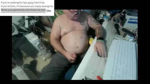 Snapshot of pini_z chatting on January 2025 08:21:02 PM pini_z online show from January 2025 08:21:02 PM