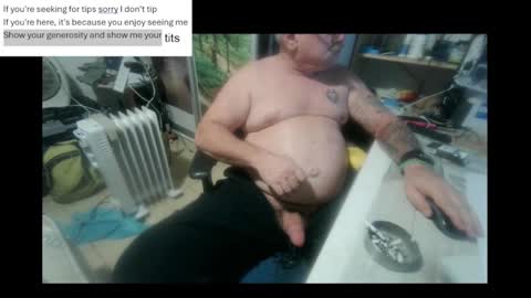 Snapshot of pini_z chatting on January 2025 10:51:02 PM pini_z online show from January 2025 10:51:02 PM