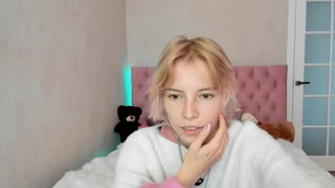 pink_lila18 online show from September 2025 08:35:01 AM
