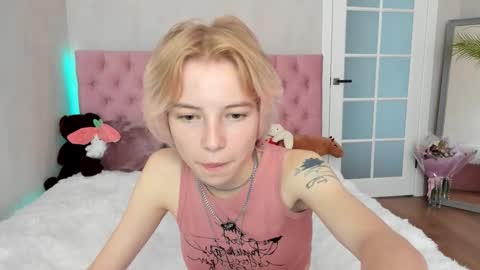 pink_lila18 online show from September 2025 09:42:02 AM
