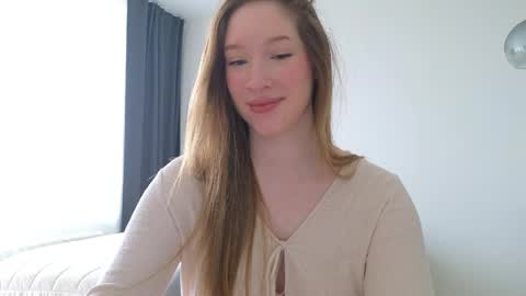 Snapshot of pink_rosee_ chatting on May 2026 03:01:01 AM online show from May 2026 03:01:01 AM