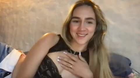 Pinkilola online show from April 2026 01:52:02 PM