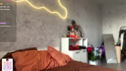 Snapshot of pinkncrazy chatting on October 2025 06:32:01 AM HERES ALICE WELCOME EVERYONE LOVENSE DOMI REACT TO YOUR TIPS LETS MAKE A GREAT SHOW TOGETHER online show from October 2025 06:32:01 AM