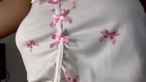 Snapshot of pinkncrazy chatting on November 2025 09:23:01 AM HERES ALICE WELCOME EVERYONE LOVENSE DOMI REACT TO YOUR TIPS LETS MAKE A GREAT SHOW TOGETHER online show from November 2025 09:23:01 AM