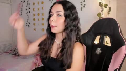 Sarah .. online show from April 2026 01:12:02 PM