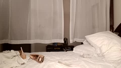 Snapshot of pinkpillbambi chatting on November 2025 02:34:01 AM pinkpillbambi online show from November 2025 02:34:01 AM