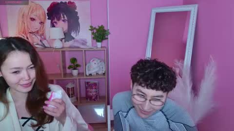 Snapshot of pinktwinss chatting on March 2026 06:52:01 PM Li long hair and Rude short hair online show from March 2026 06:52:01 PM