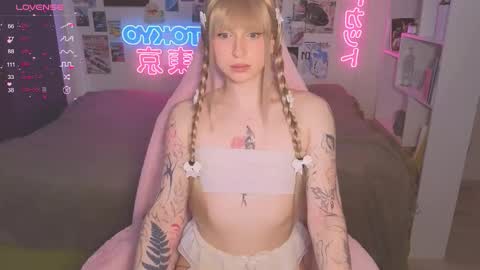 pinkvenom_ online show from October 2025 08:22:02 AM