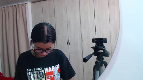 pinky_f00x online show from March 2026 07:53:01 PM