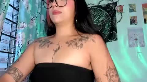 Snapshot of pinky_promiseex chatting on June 2026 11:20:01 PM pinky_promiseex online show from June 2026 11:20:01 PM