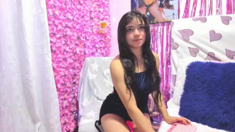 Snapshot of pinky_purr chatting on September 2025 09:43:02 AM Pinky Purr online show from September 2025 09:43:02 AM