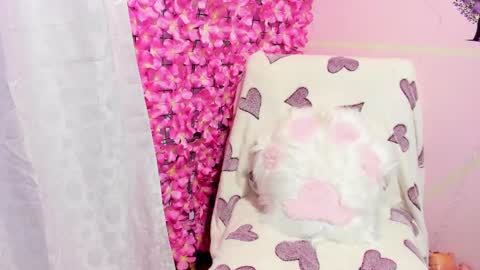 Snapshot of pinky_purr chatting on October 2025 09:38:02 AM Pinky Purr online show from October 2025 09:38:02 AM