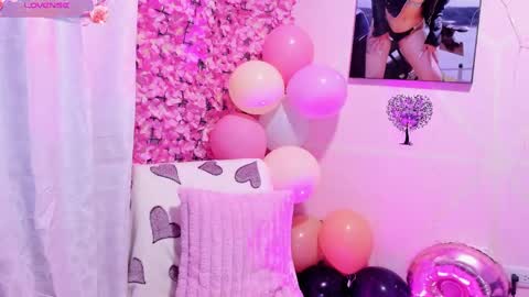 Snapshot of pinky_purr chatting on October 2025 11:41:02 AM Pinky Purr online show from October 2025 11:41:02 AM