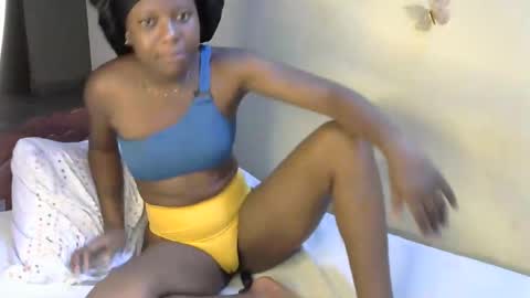 PINKY online show from April 2026 07:22:02 PM