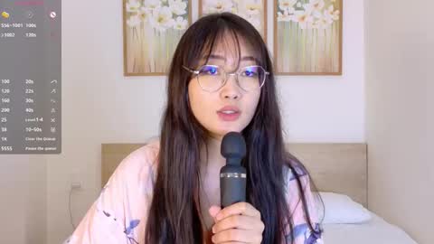 Snapshot of pinkyblooom chatting on March 2026 09:05:02 AM Polly online show from March 2026 09:05:02 AM